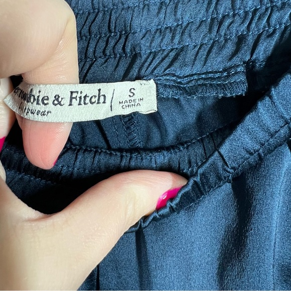 Abercrombie & Fitch Dark Blue Satin Pajama Set - Picture 10 of 11